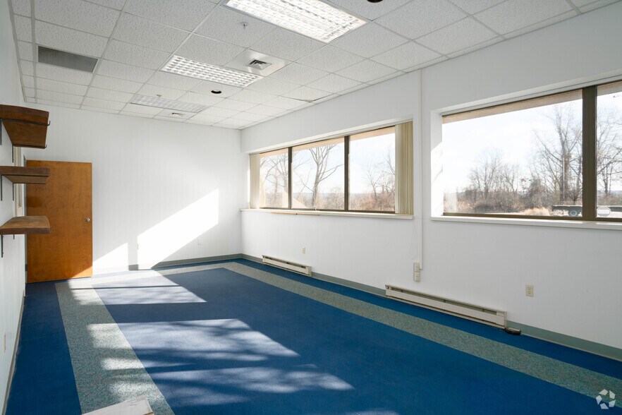 More Photos Of 151 Batson Dr, Manchester Manufacturing For Lease