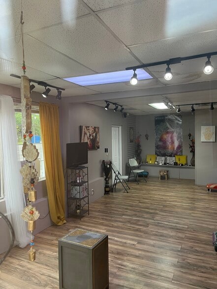 More Photos Of 7229 Little River Tpke, Annandale Storefront Retail Office For Sale