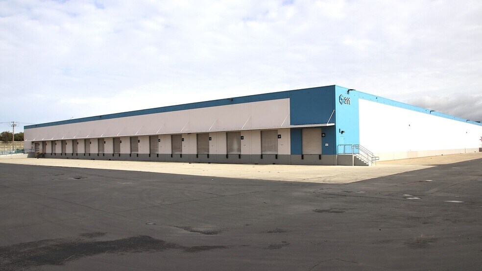 More Photos Of 211-213 W Cutting Blvd, Richmond Warehouse For Lease