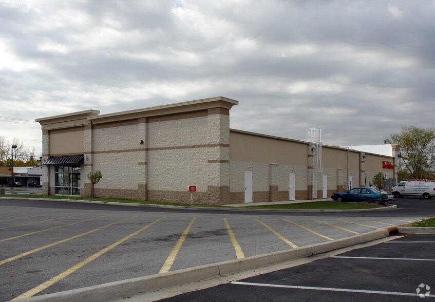 More Photos Of 1200-1220 Tiffin Ave, Findlay Storefront For Lease