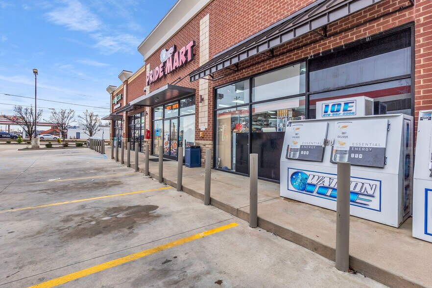 More Photos Of 7641 Hacks Cross Rd, Olive Branch Service Station For Sale