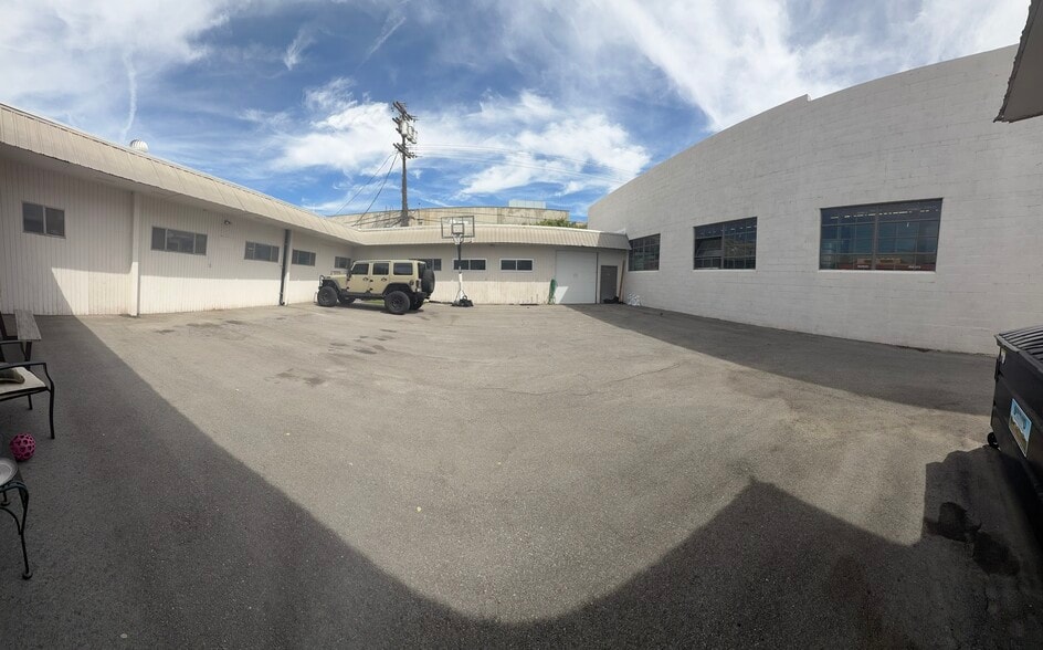 More Photos Of 1841 Flower St, Glendale Warehouse For Lease