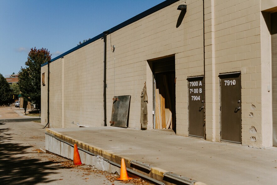 More Photos Of 7900-7928 Kerber Blvd, Chanhassen Flex For Lease