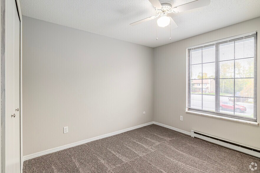 More Photos Of 5943 Walnut Cir E18, Toledo Apartments For Sale