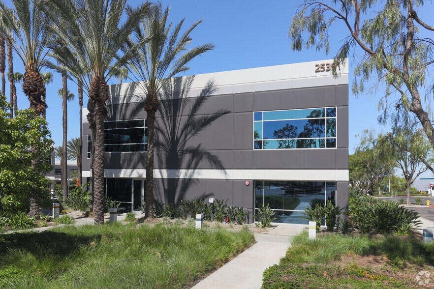 More Photos Of 25391 Commercentre Dr, Lake Forest Coworking Space