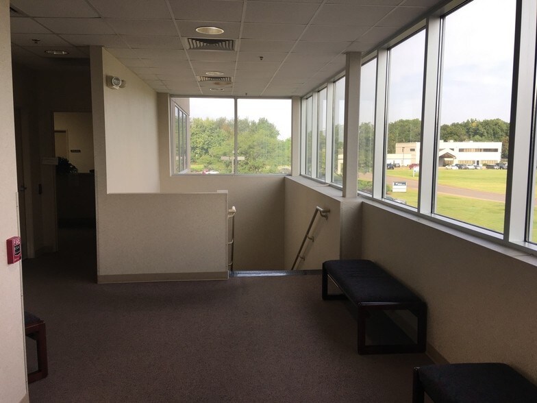 More Photos Of 1312 Professional Blvd, Evansville Medical For Sale