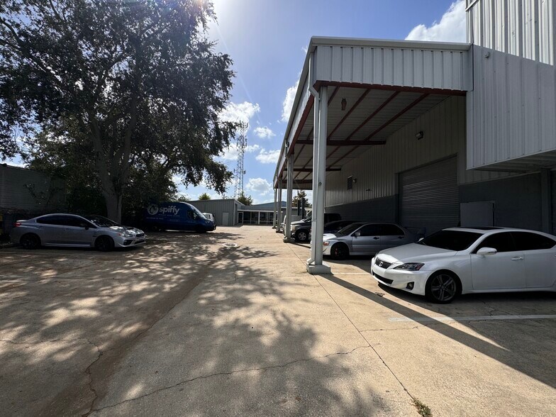 More Photos Of 5909 E Anno Ave, Orlando Auto Repair For Lease