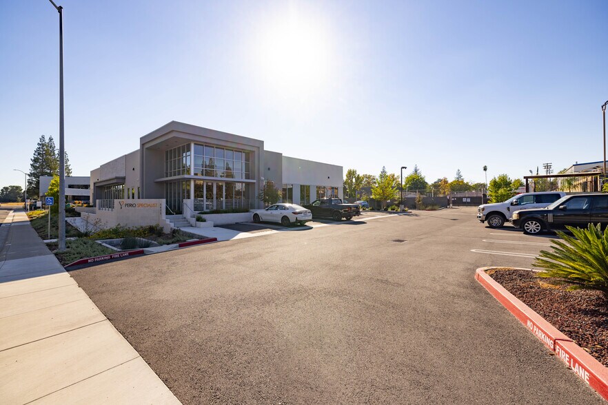 More Photos Of 1623 Santa Clara Dr, Roseville Medical For Lease