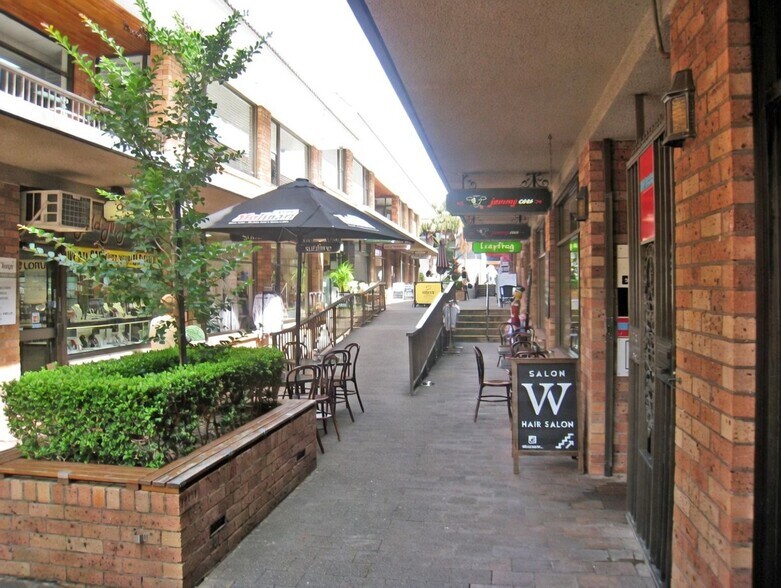 More Photos Of 7 Bungan St, Mona Vale Storefront For Lease