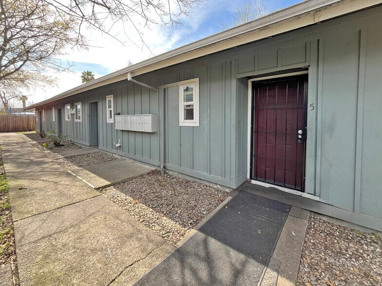 More Photos Of 742-752 Bowles St, Sacramento Apartments For Sale