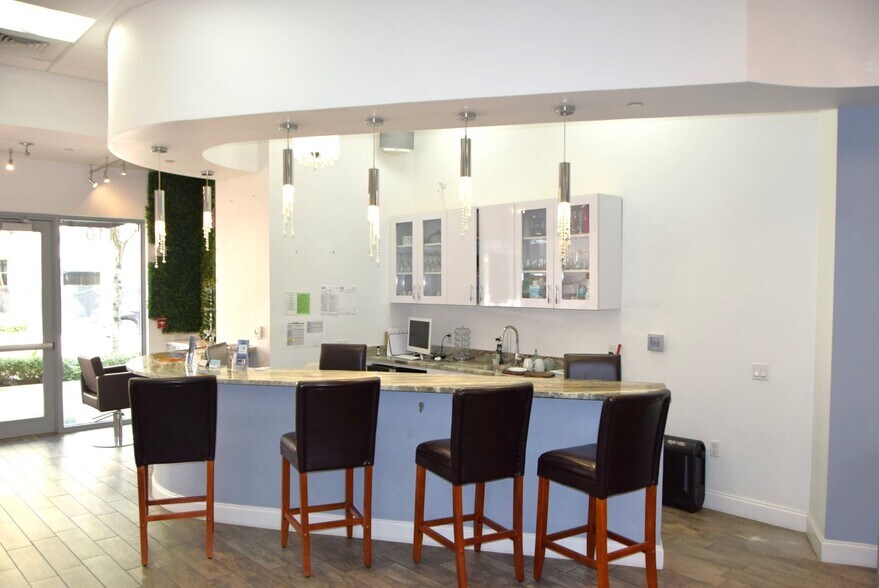 More Photos Of 115 Front St, Jupiter Unknown For Lease