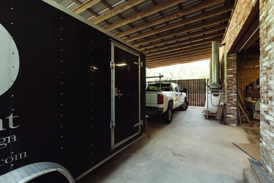 More Photos Of 75 Main St, Maxwell Warehouse For Lease