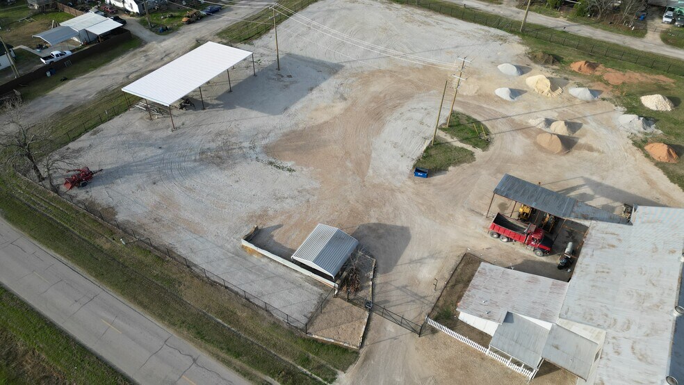 More Photos Of 200 S Wall St, Itasca Land For Lease