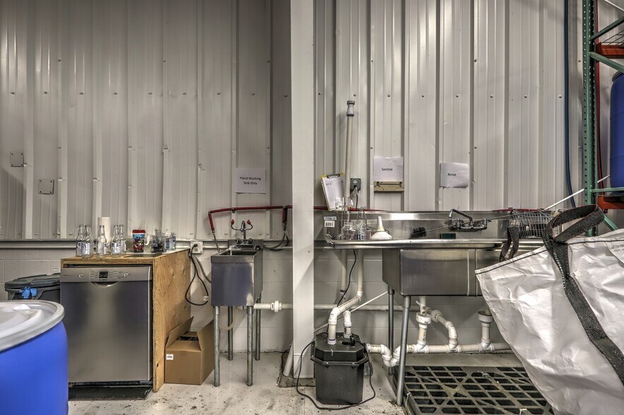 More Photos Of 15 Container Dr, Terryville Manufacturing For Sale