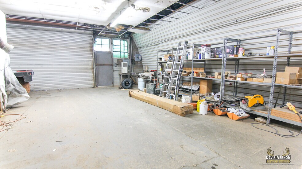 More Photos Of 1331 Cumberland St, Vernon Storefront For Sale