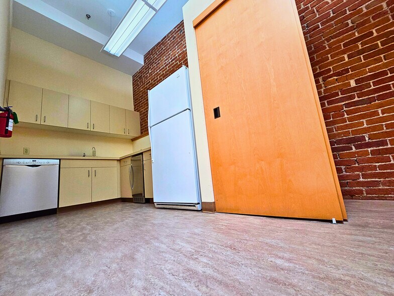 More Photos Of 1660 17th St, Denver Office Residential For Sale