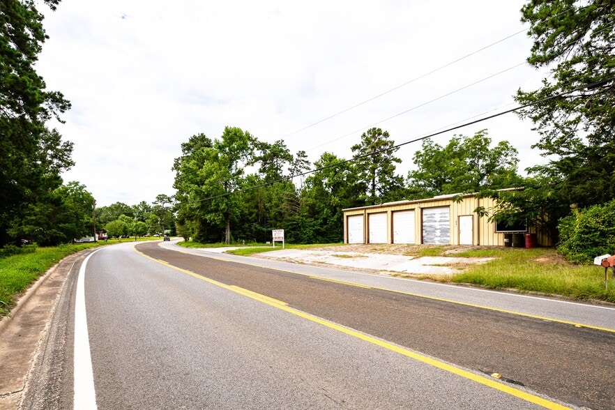 More Photos Of 2013 N Houston Ave, Livingston Warehouse For Sale