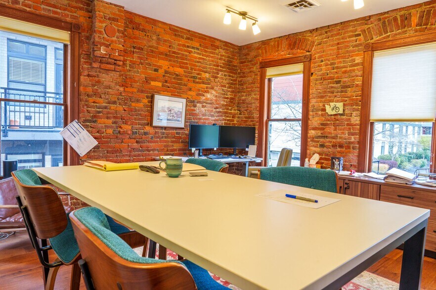 More Photos Of 1410 11th St, Bellingham Office For Lease