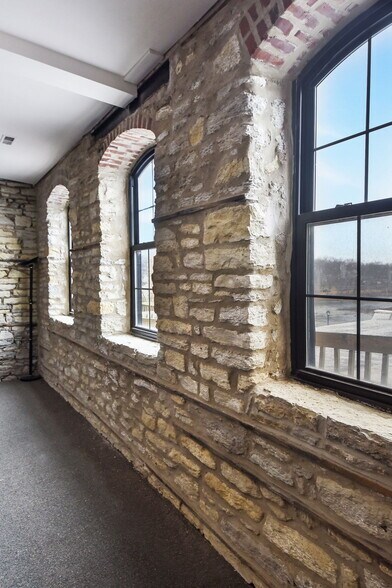 More Photos Of 30 S Shumway Ave, Batavia Office For Sale