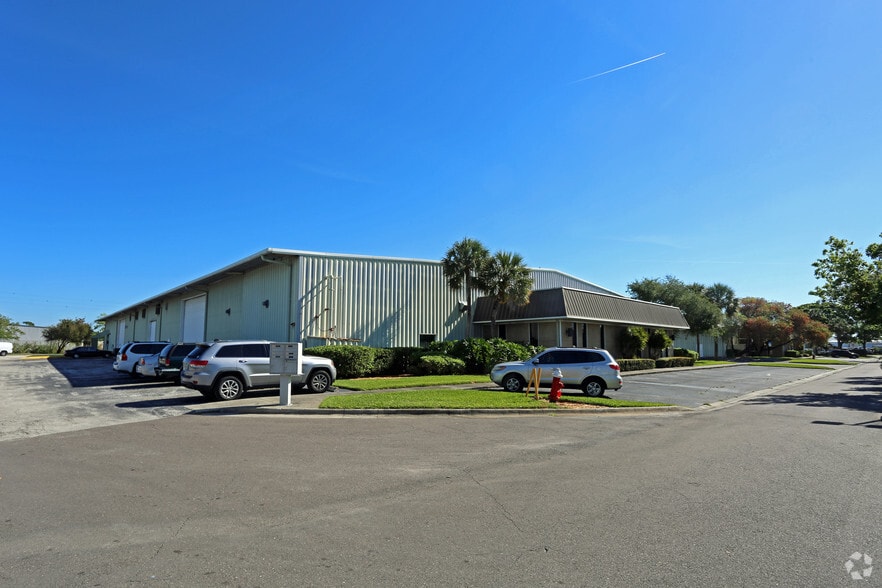 More Photos Of 12910 Automobile Blvd, Clearwater Manufacturing For Lease