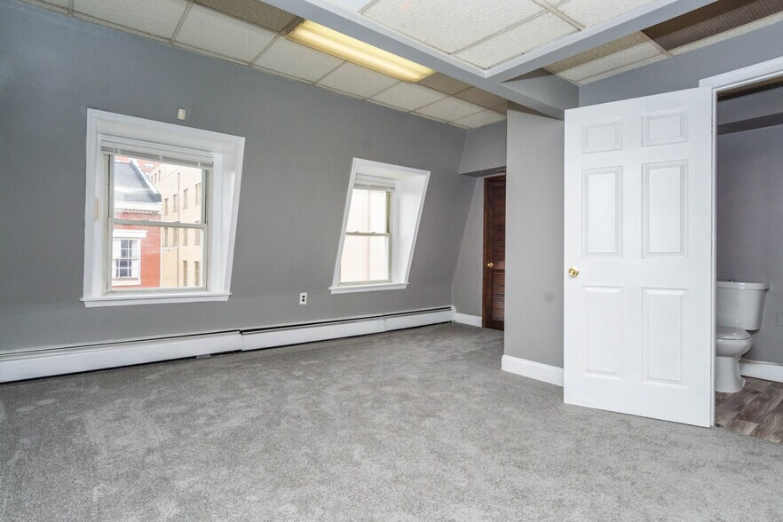 More Photos Of 115 W Mulberry St, Baltimore Office Residential For Sale