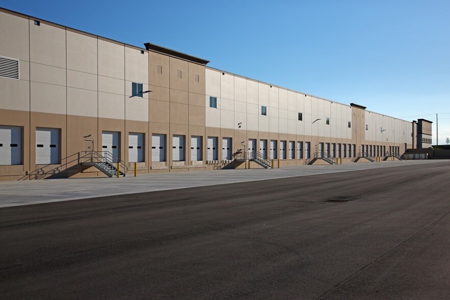 More Photos Of 8801 88th Ave, Pleasant Prairie Warehouse For Lease