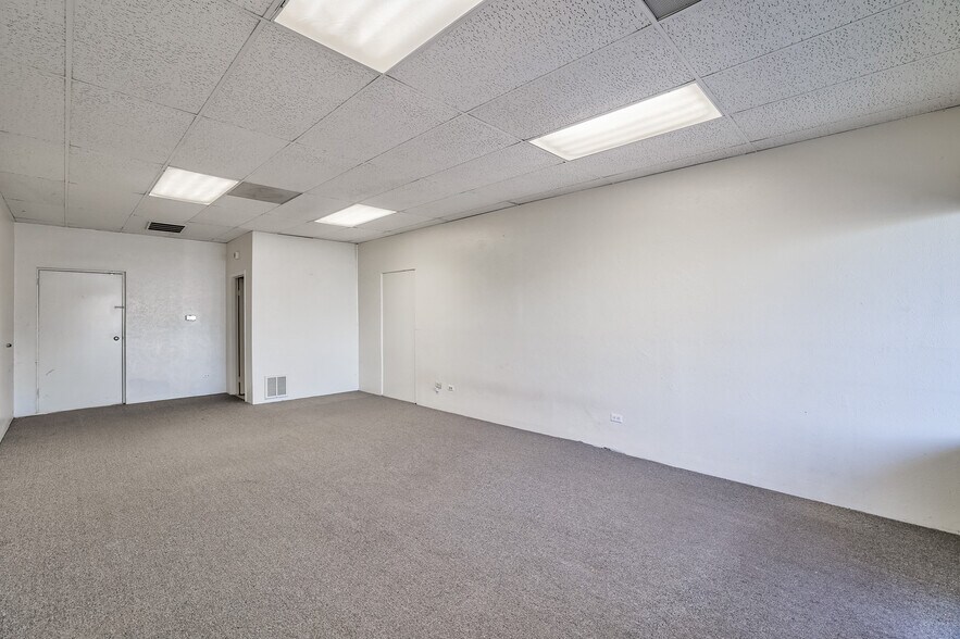 More Photos Of 10 S Havana St, Aurora Unknown For Lease