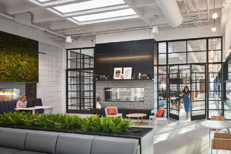 More Photos Of 311 W Monroe St, Chicago Coworking Space