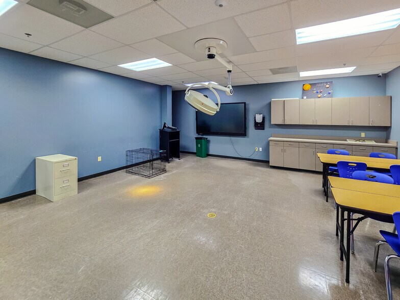 More Photos Of 2810 S US Highway 1, Fort Pierce General Retail For Sale