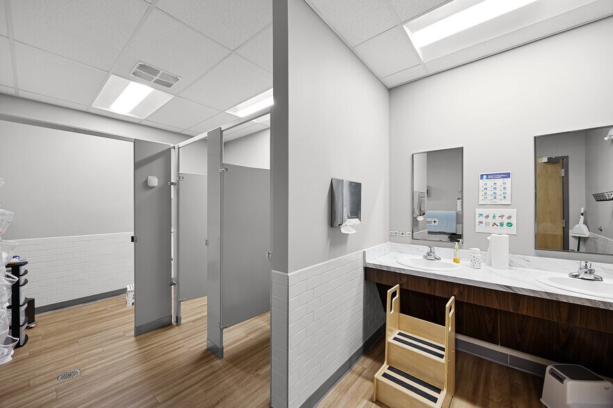 More Photos Of 68 Exeter Rd, Jackson Medical For Lease