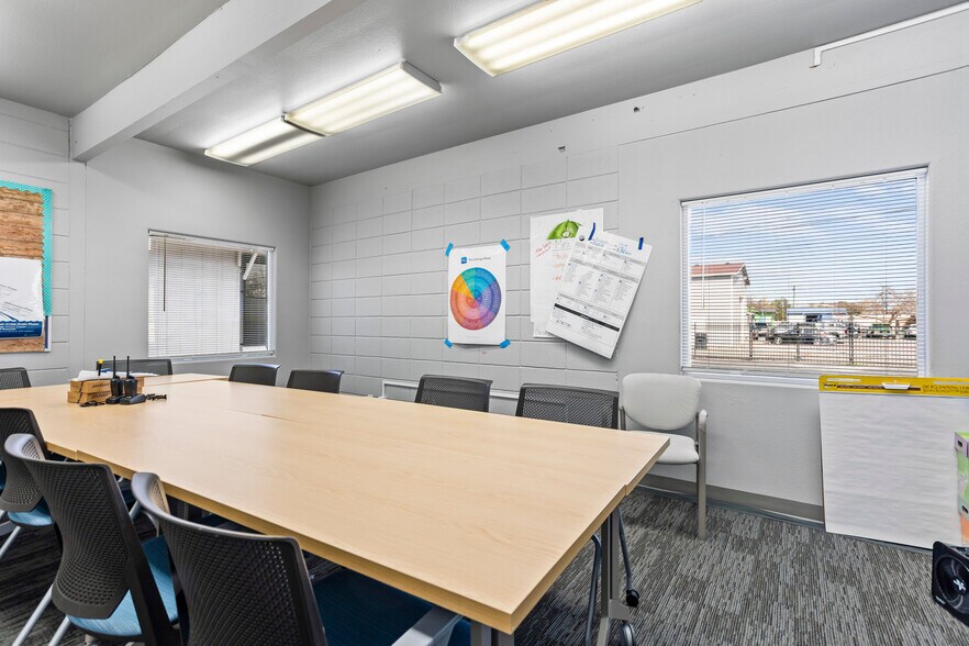 More Photos Of 611 W Columbia St, Pasco Office For Sale