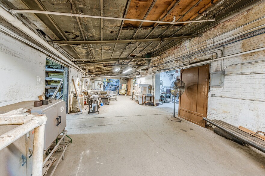 More Photos Of 3155 W 33rd St, Cleveland Warehouse For Sale
