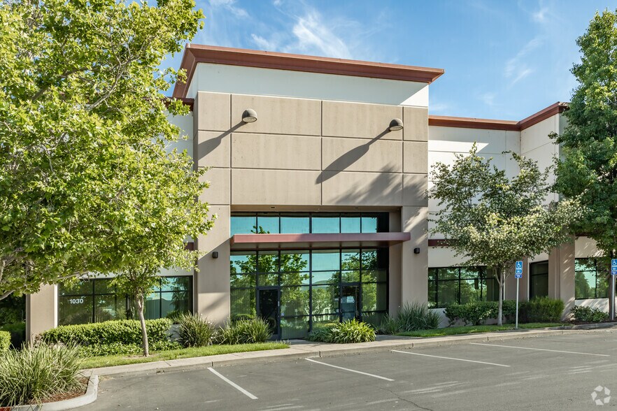 More Photos Of 1030 Riverside Pky, West Sacramento Research And Development For Lease