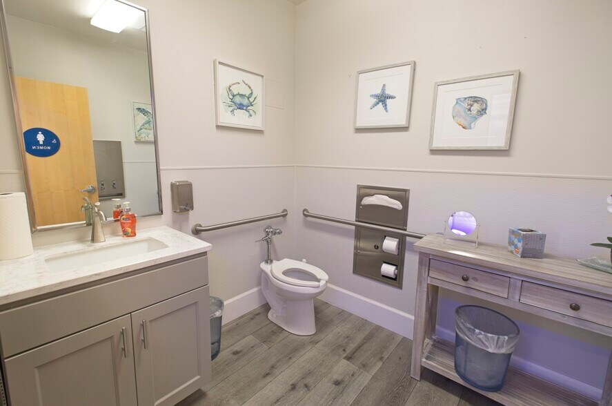 More Photos Of 1361 Rocky Point Dr, Oceanside Warehouse For Sale