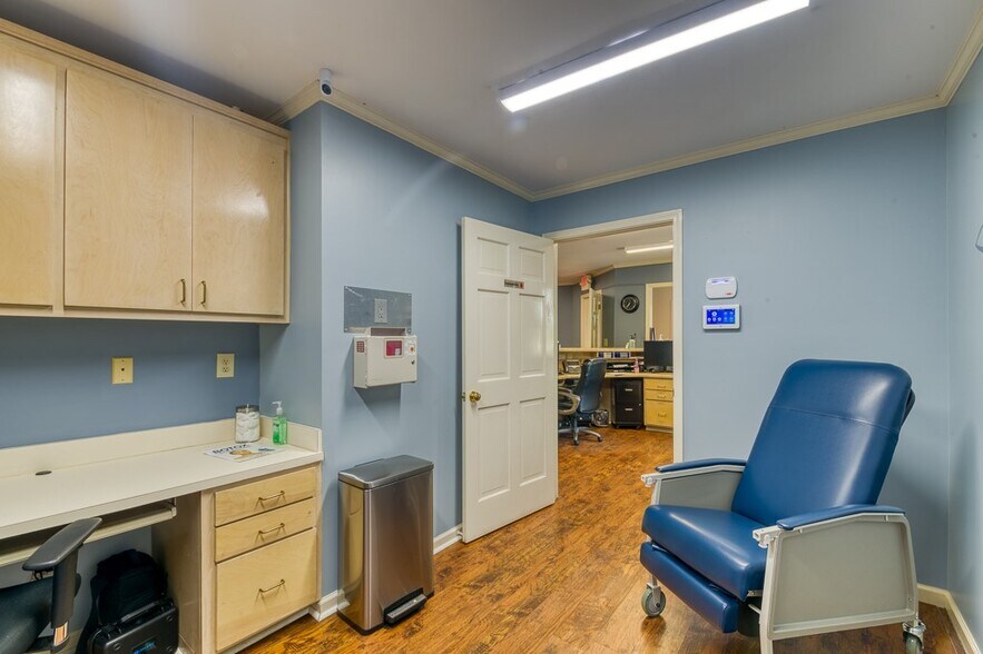 More Photos Of 807 S Pendleton St, Easley Medical For Sale