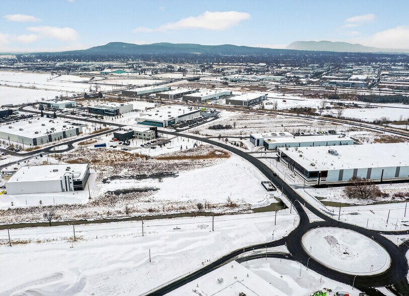 More Photos Of 1415 Rue René-Descartes, Saint-bruno Industrial For Lease