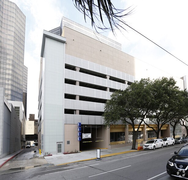 More Photos Of 1200 Poydras St, New Orleans Freestanding For Sale