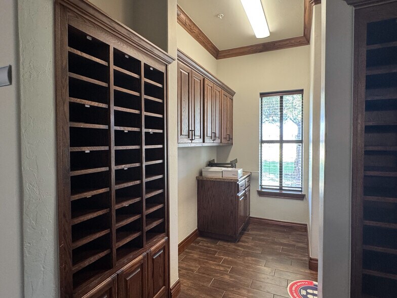 More Photos Of 9212 N Kelley Ave, Oklahoma City Office For Lease
