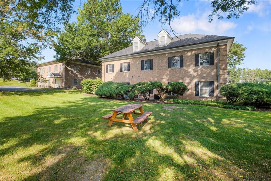 More Photos Of 100 Stony Brook Ct, Newburgh Office For Lease