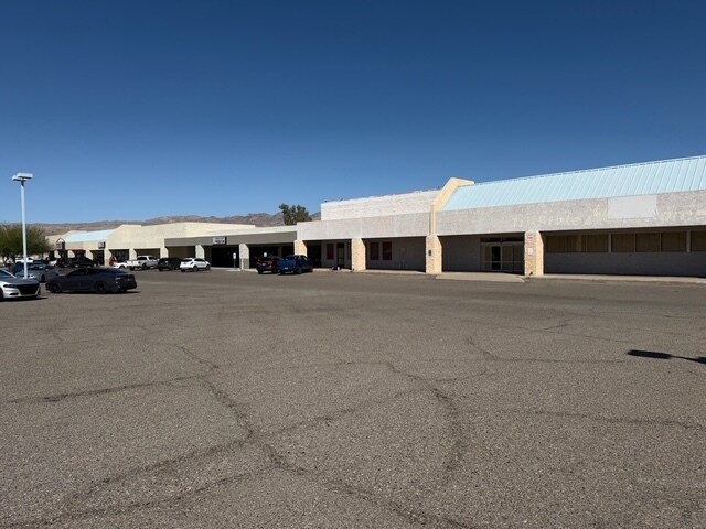 More Photos Of 967 Hancock Rd, Bullhead City General Retail For Sale