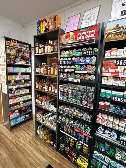 More Photos Of 201 S Highway 63, Freeburg Convenience Store For Sale