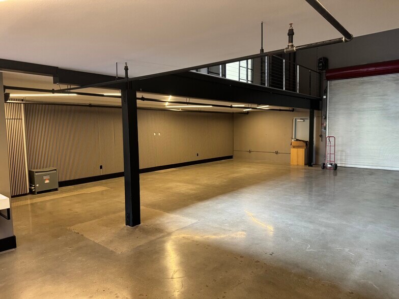More Photos Of 4125 Market St, Ventura Light Manufacturing For Sale