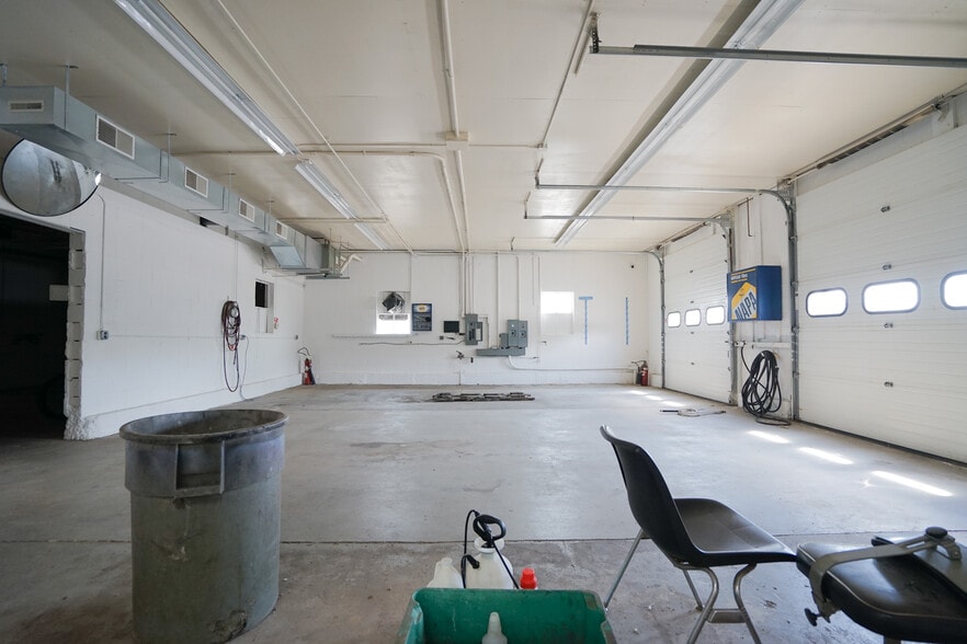 More Photos Of 81 Macondray St, Cumberland Warehouse For Sale