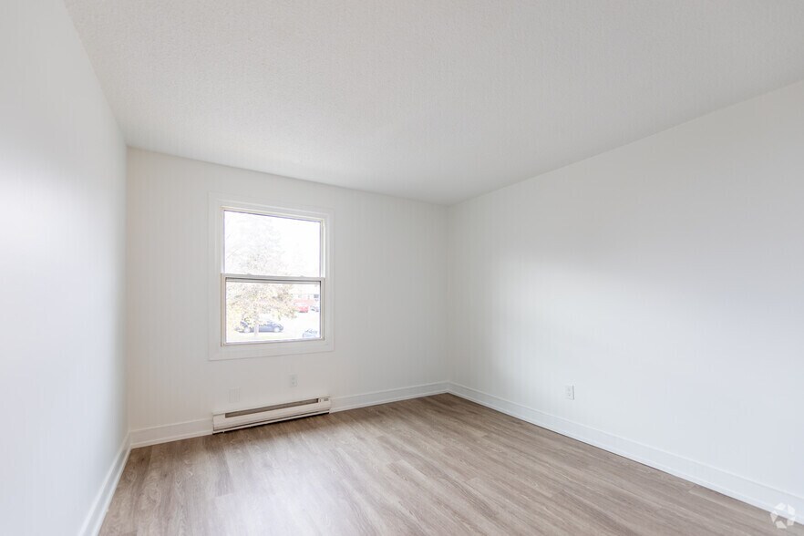 More Photos Of 100 Rideau St, Oshawa Apartments For Sale