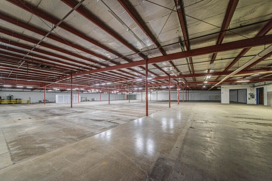 More Photos Of 322 N 3rd St, Paducah Warehouse For Lease