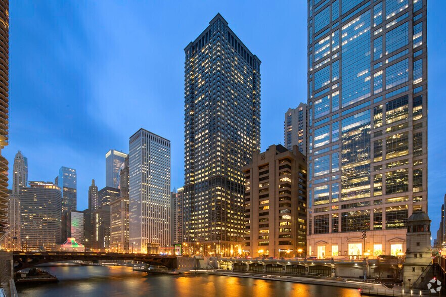 More Photos Of 35 W Wacker Dr, Chicago Office For Lease