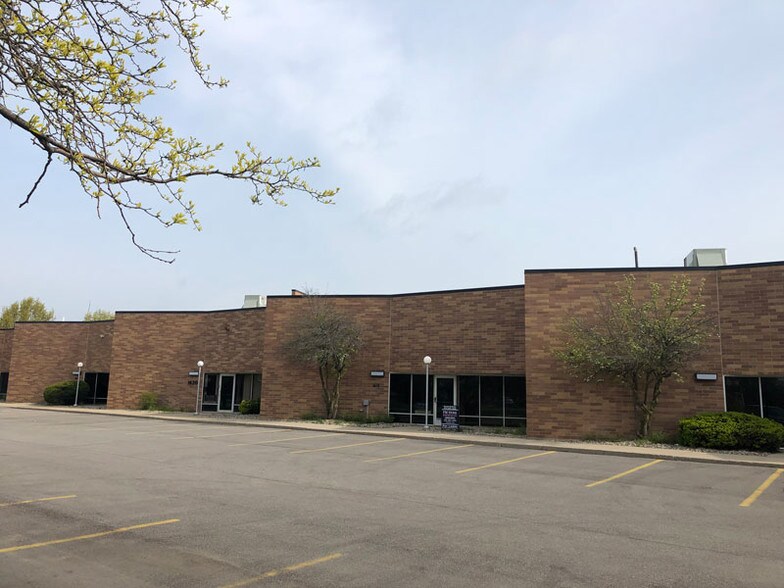 More Photos Of 1632 Commerce Dr, South Bend Research And Development For Lease