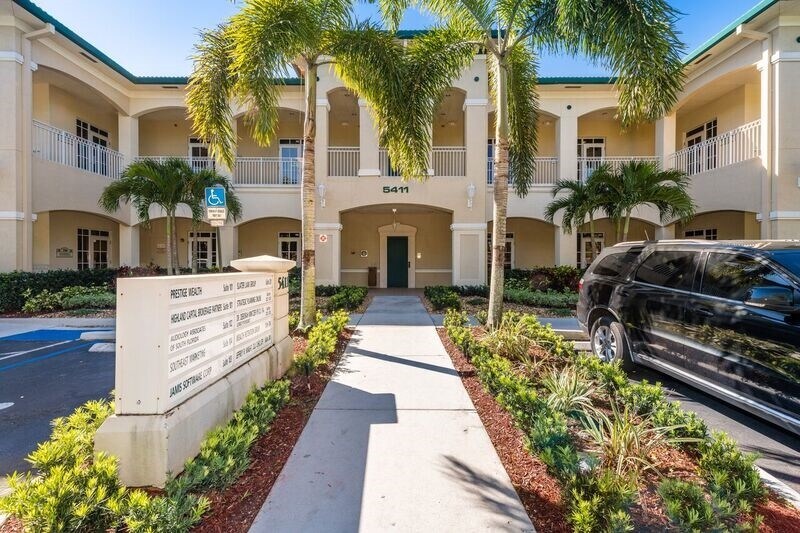 More Photos Of 5411 N University Dr, Coral Springs Office For Sale