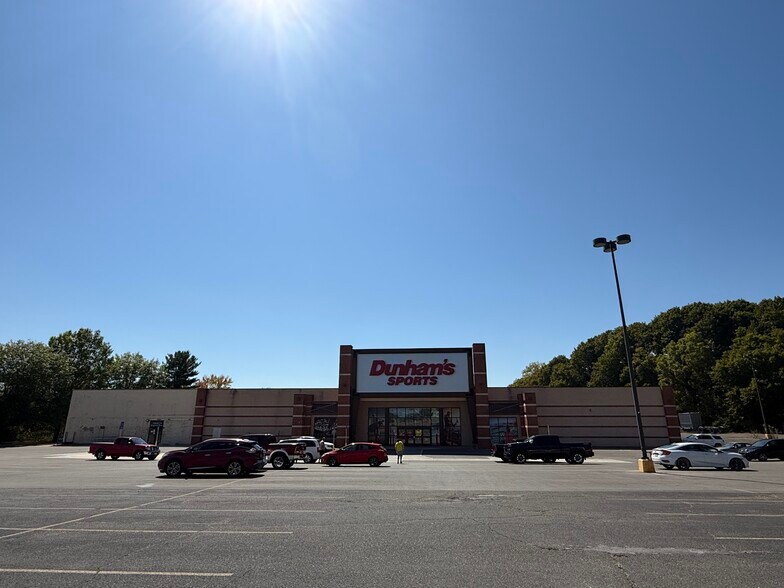 More Photos Of 4495-4499 Mall Dr, Steubenville Freestanding For Lease