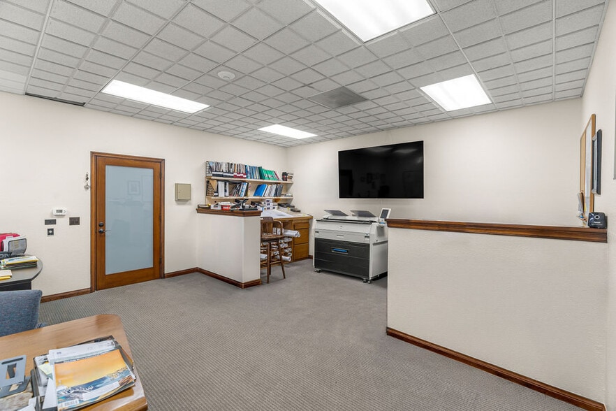 More Photos Of 8891 Watson St, Cypress Office For Sale